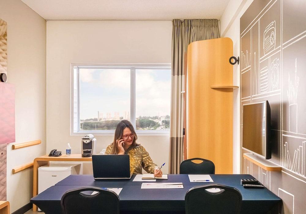 Ibis Paulista Hotel 3*